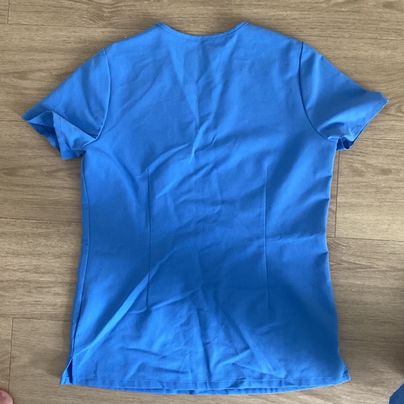 Figs Ceil Blue double pocket scrub top size xs - Picture 3 of 4